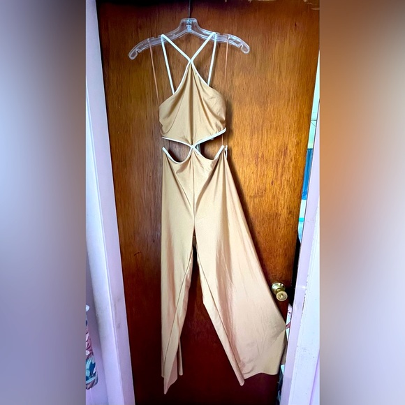 Sexy Tan Jumpsuit wide palazzo, halter rope tie, cutouts, 70s Disco festival NWT - Picture 3 of 10